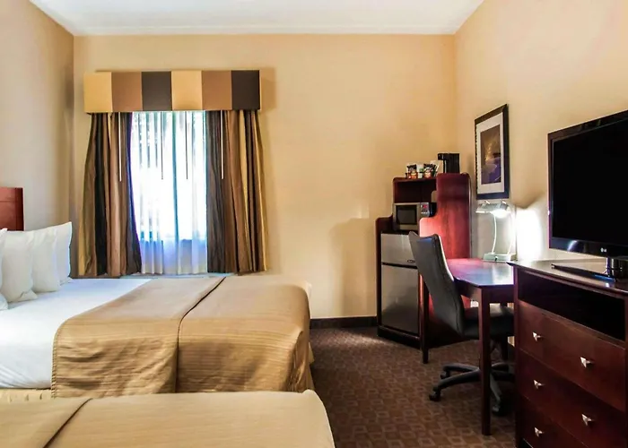 Quality Inn & Suites Peoria North